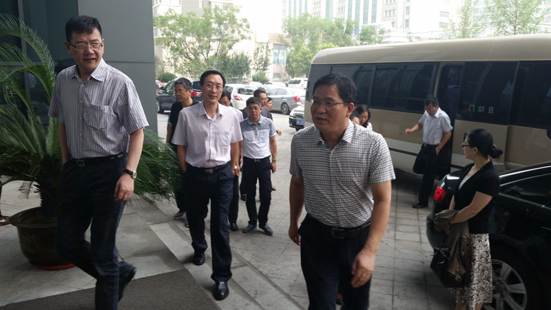 无锡市司法局律师考察团来我所莅临指导(图1)