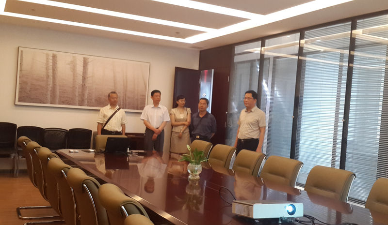 热烈欢迎政法学院李玉福院长一行莅临指导(图1)