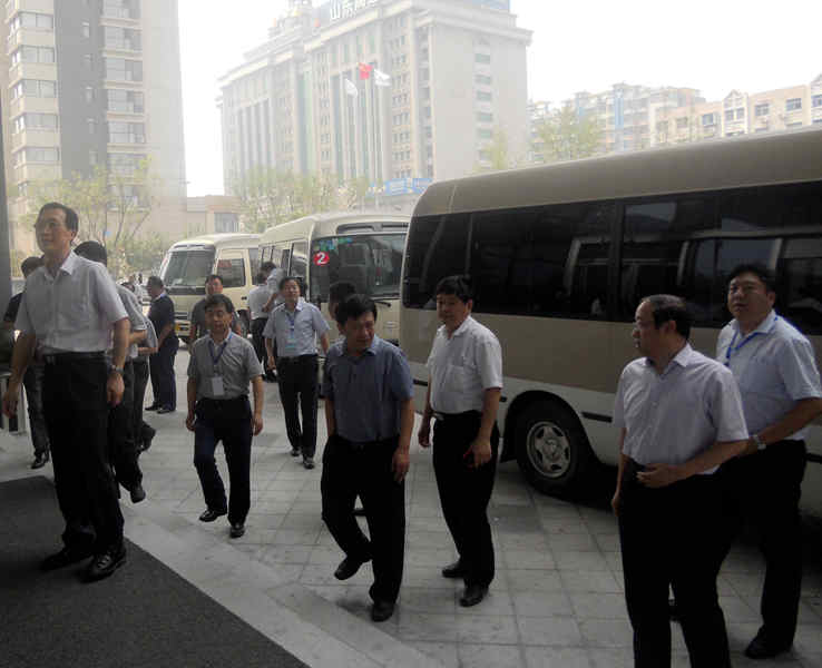 全市司法行政干部参观京鲁律所(图2)